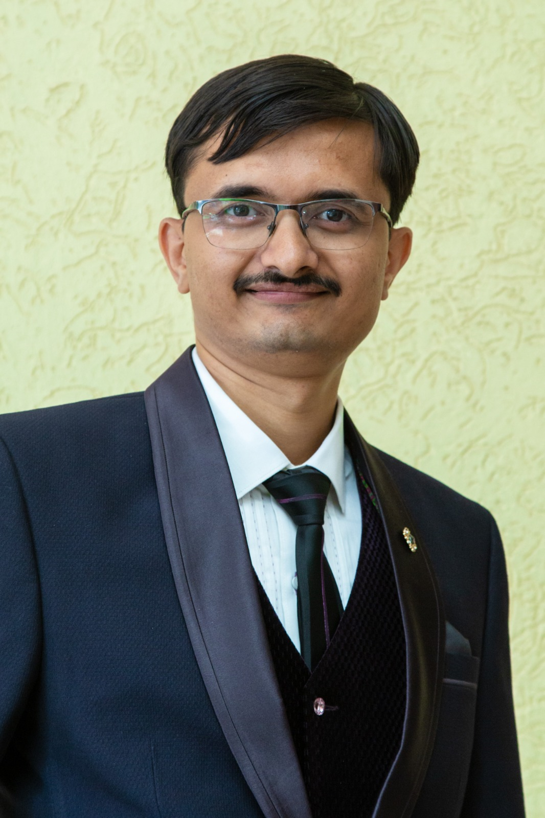 Dr. Ritesh Damle profile
